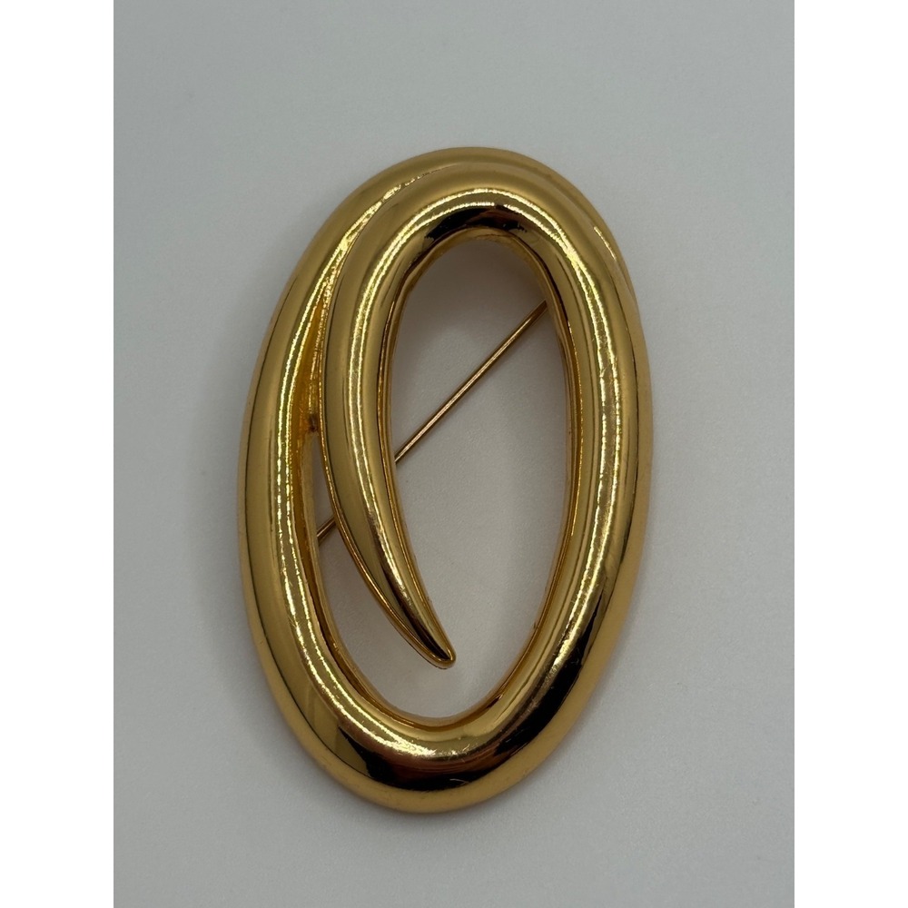 Vintage Monet Signed Gold Tone Oval Swirl Brooch Pin‎